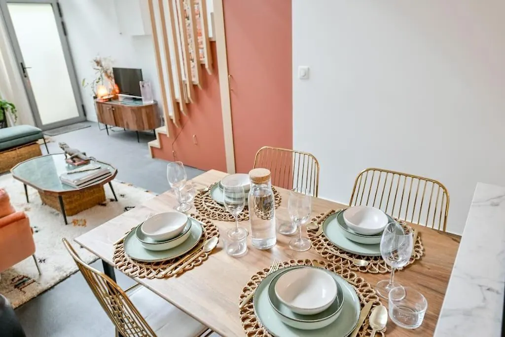Apartamento 2 Bd Chic Loft, Historic Charm & Modern Amenities París Francia