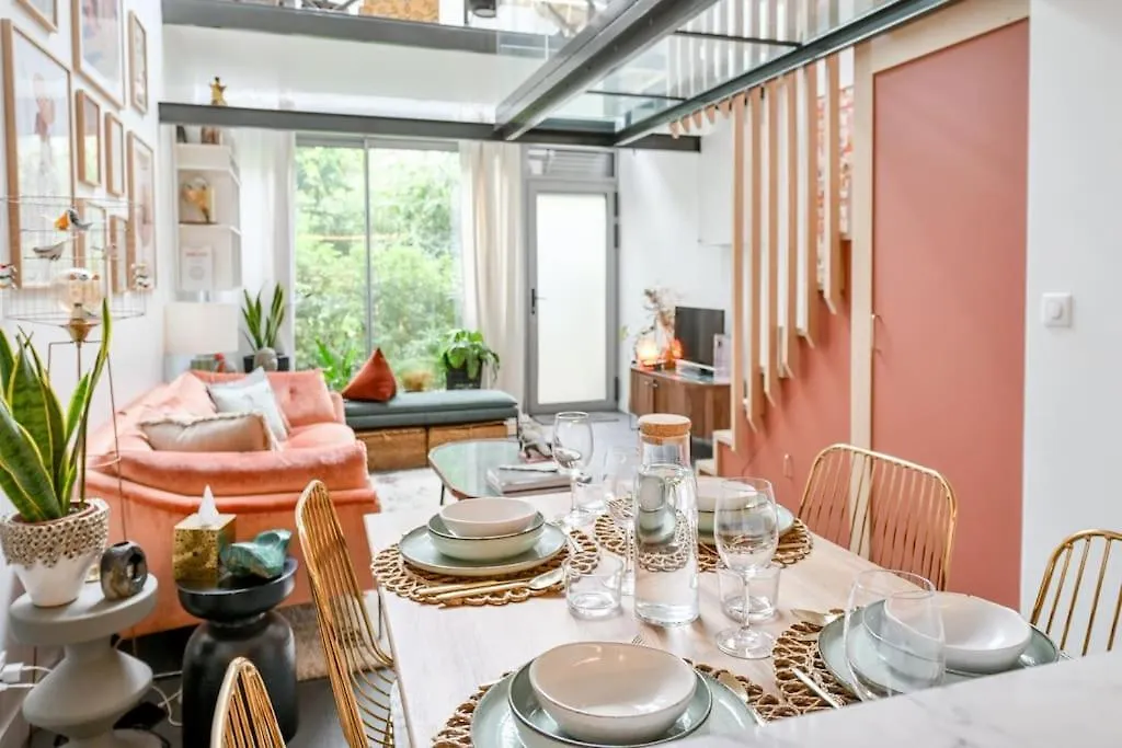 Apartamento 2 Bd Chic Loft, Historic Charm & Modern Amenities París