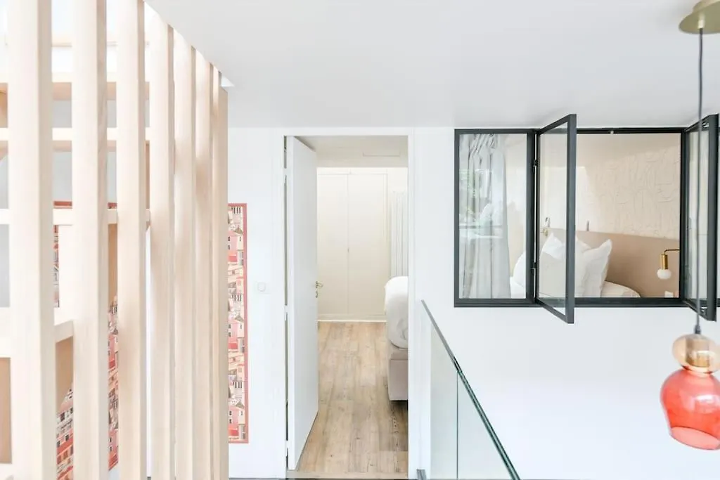 Apartamento 2 Bd Chic Loft, Historic Charm & Modern Amenities París Francia