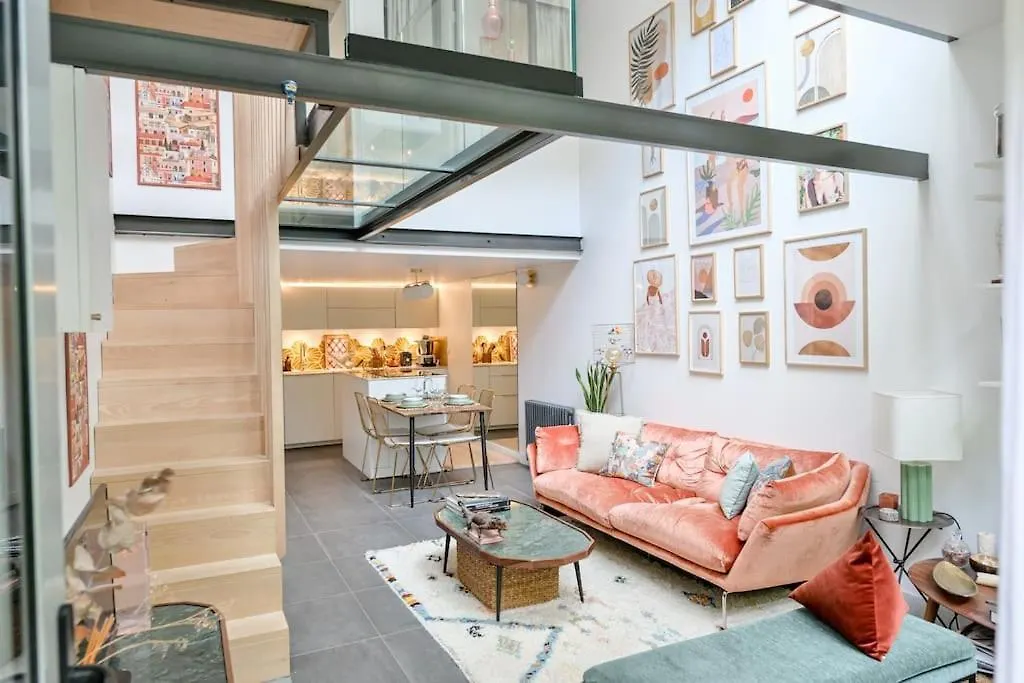 شقة 2 Bd Chic Loft, Historic Charm & Modern Amenities باريس